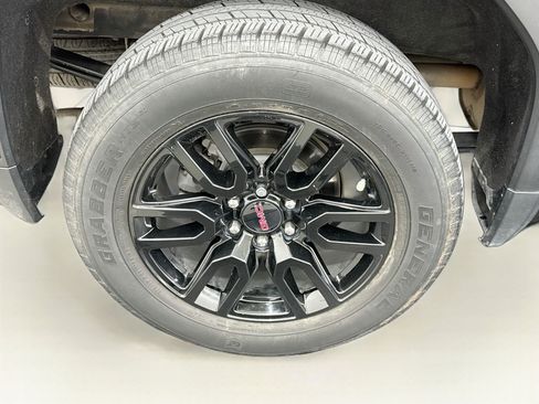 Used 2021 GMC Sierra 1500 Elevation RWD image 10