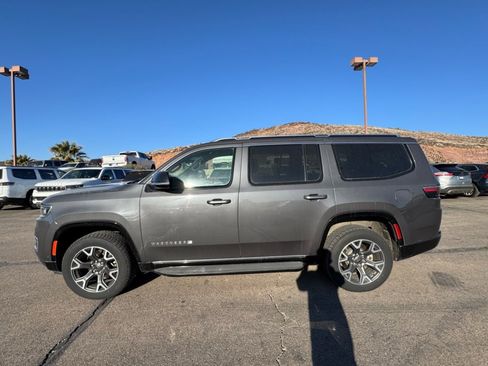 Used 2024 Jeep Wagoneer Series III image 2