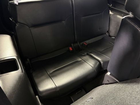 Used 2025 Mitsubishi Outlander SE image 32