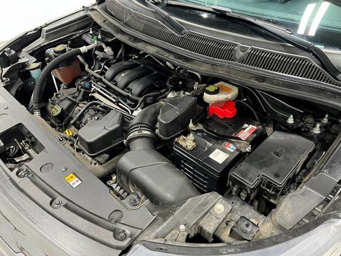 Used 2018 Ford Explorer XLT w/ Equipment Group 202A AWD/4WD image 31