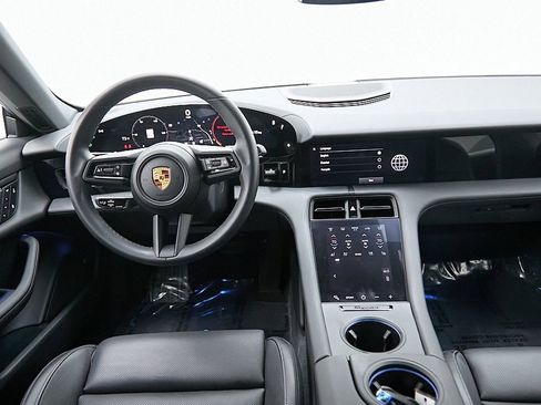Used 2022 Porsche Taycan image 42