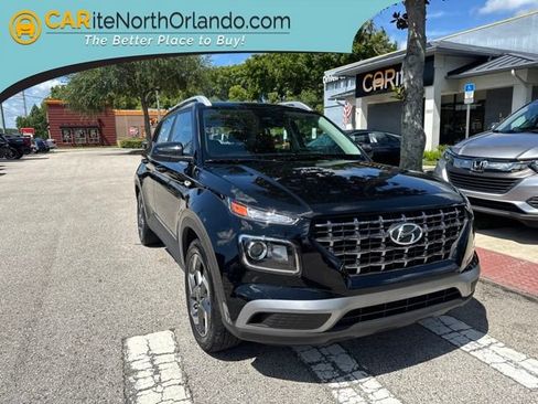 Used 2025 Hyundai Venue SEL FWD image 1