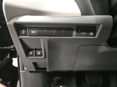 Used 2024 Toyota Sienna LE image 17