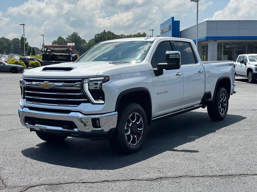 Used 2024 Chevrolet Silverado 3500 LTZ w/ LTZ Convenience Package AWD/4WD image 7