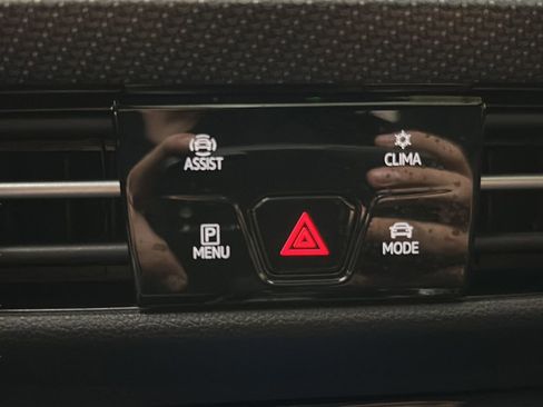 Used 2024 Volkswagen Golf R image 30