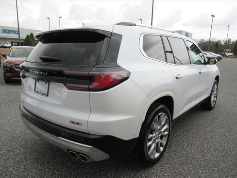 Used 2024 GMC Acadia Denali w/ Super Cruise Package image 7