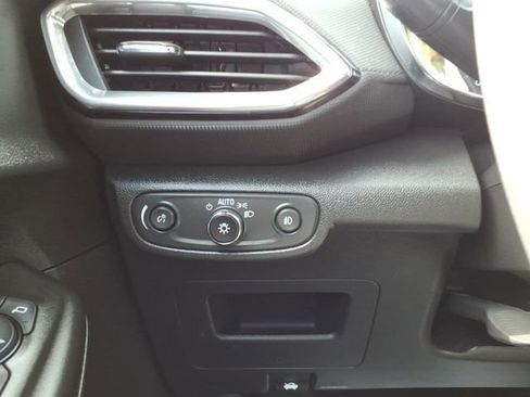 Certified 2023 Chevrolet TrailBlazer LT w/ Convenience Package FWD image 13