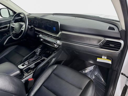 Certified 2023 Kia Telluride S w/ S Sunroof Package image 32