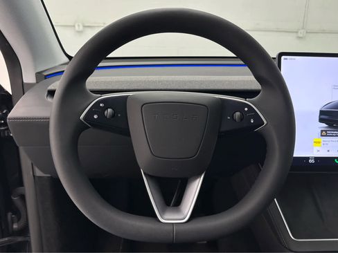 Used 2026 Tesla Model Y Long Range image 24