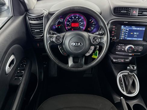 Used 2019 Kia Soul + image 16