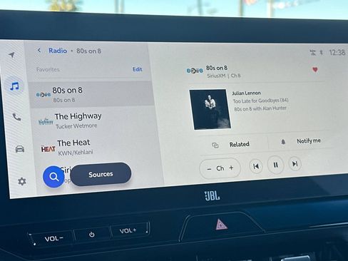 Used 2024 Toyota Venza Limited image 20