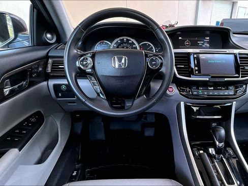 Used 2017 Honda Accord EX-L image 6