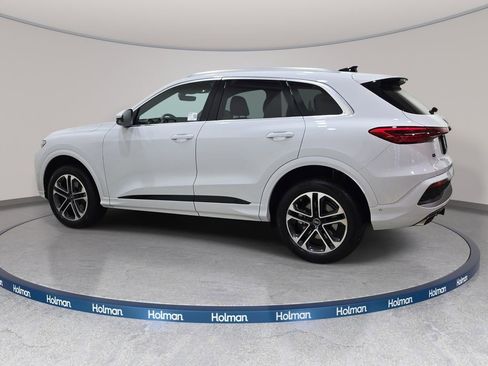 Certified 2025 Audi Q5 Premium w/ Convenience Package AWD/4WD image 8