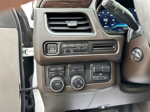 Used 2022 Chevrolet Tahoe LT w/ LT Signature Package image 22