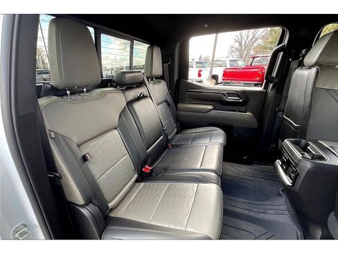 Used 2024 Chevrolet Silverado 1500 ZR2 w/ Technology Package image 27