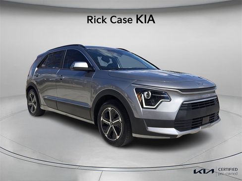 Certified 2023 Kia Niro EX w/ EX Cold Weather Package image 9