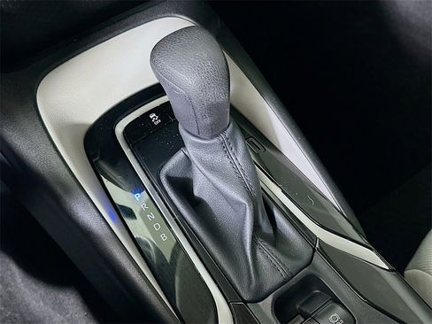 Used 2021 Toyota Corolla LE image 29