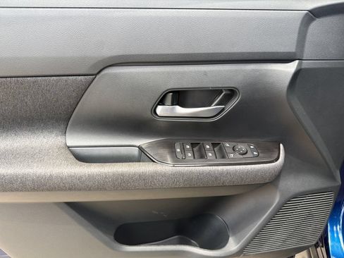 Used 2026 Nissan Kicks SV FWD image 11