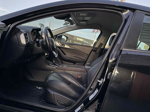 Used 2018 MAZDA MAZDA3 Touring FWD image 78