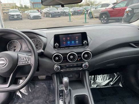 Used 2025 Nissan Sentra S image 17