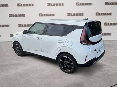 Used 2024 Kia Soul EX image 3