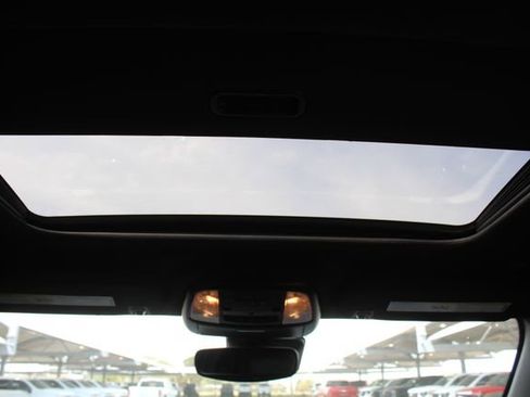 Used 2021 Dodge Durango R/T w/ Technology Group RWD image 21