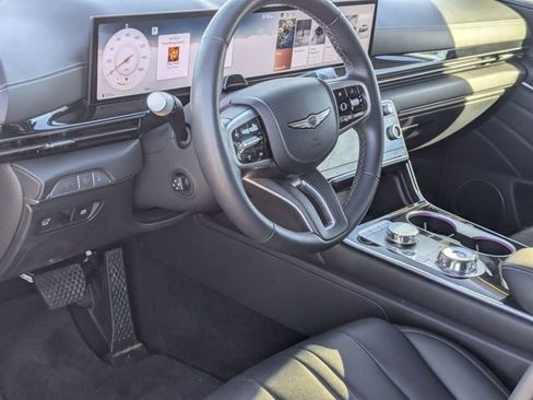 Used 2025 Genesis GV80 2.5T Standard image 16