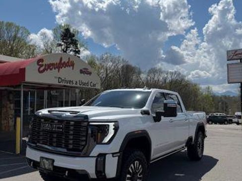 Used 2024 GMC Sierra 2500 Denali Ultimate image 1