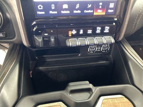 Used 2022 RAM 1500 Limited AWD/4WD image 17