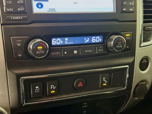 Used 2018 Nissan Titan SV w/ SV Convenience Package AWD/4WD image 24