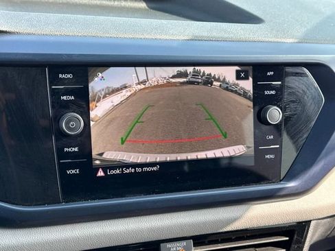 Used 2023 Volkswagen Taos SE w/ Panoramic Sunroof Package image 24