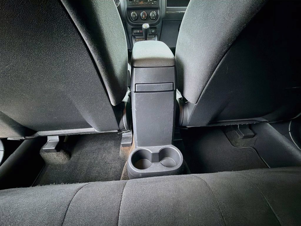 Used 2016 Jeep Patriot Sport w/ Power Value Group FWD image 31