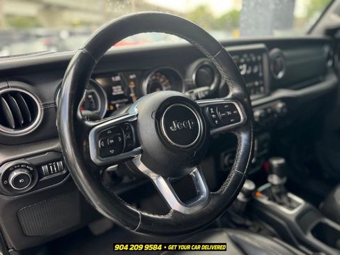 Used 2020 Jeep Wrangler Unlimited Sahara AWD/4WD image 11