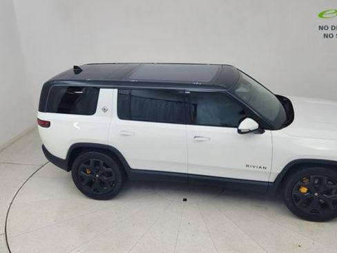 Used 2025 Rivian R1S Premium AWD/4WD image 80