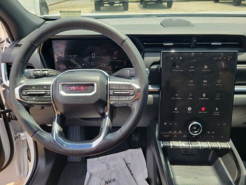 Used 2025 GMC Terrain Elevation AWD/4WD image 15