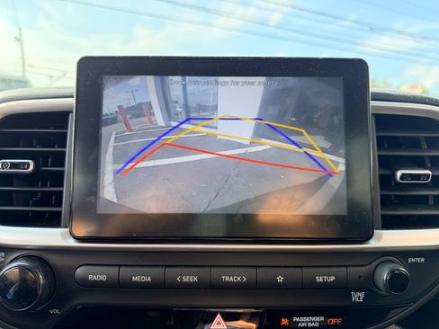 Used 2020 Hyundai Venue SEL w/ Convenience Package FWD image 5