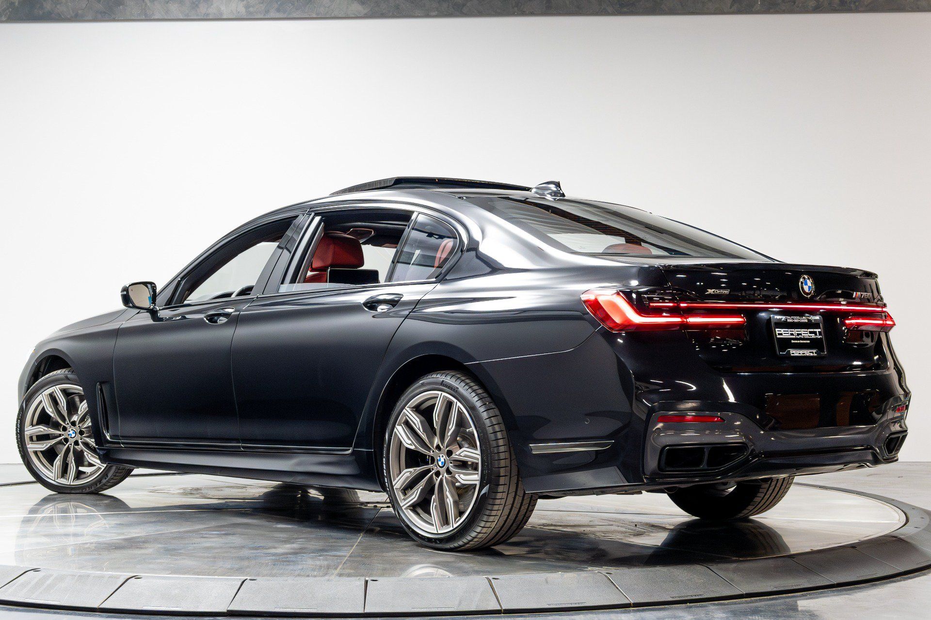 Used 2022 BMW M760i xDrive AWD/4WD image 60