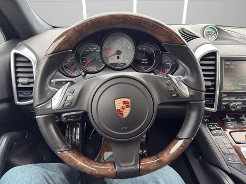 Used 2014 Porsche Cayenne GTS image 21
