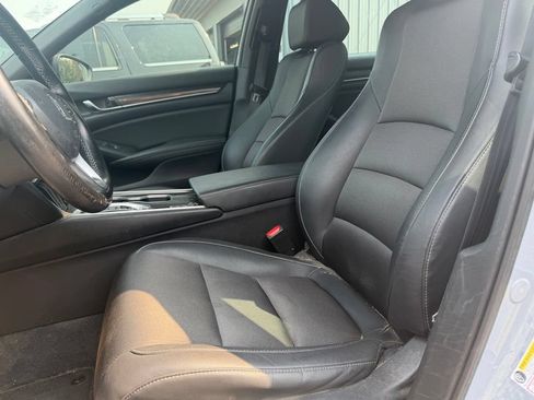 Used 2021 Honda Accord Sport image 9