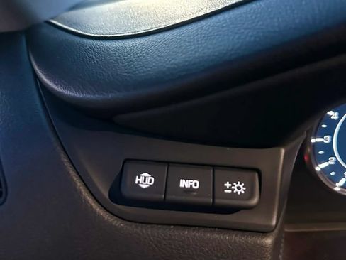 Used 2018 Cadillac Escalade ESV Premium Luxury AWD/4WD image 46
