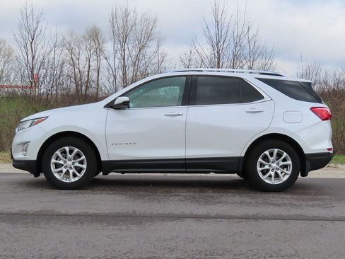 Used 2018 Chevrolet Equinox LT w/ Sun & Infotainment Package image 5