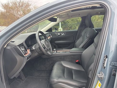 Used 2024 Volvo S60 B5 Plus image 16