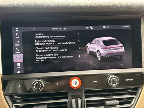 Certified 2026 Porsche Macan AWD/4WD image 28