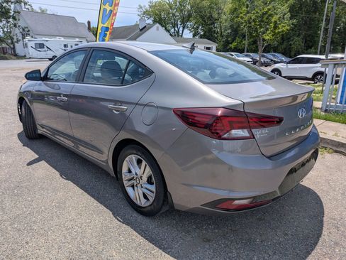 Used 2020 Hyundai Elantra SEL w/ Winter Weather Package FWD image 4
