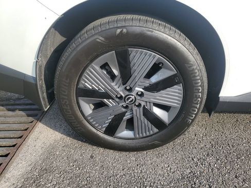 Certified 2025 Nissan Murano SL w/ Cargo Package AWD/4WD image 19