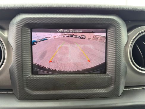 Used 2022 Jeep Wrangler Unlimited Willys image 21