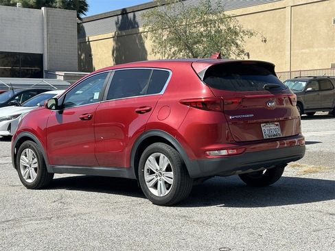 Used 2019 Kia Sportage LX image 4