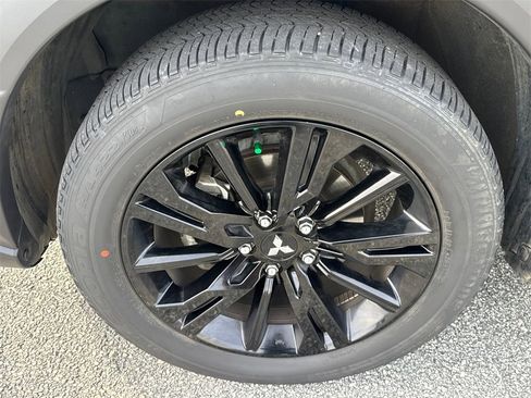 Used 2023 Mitsubishi Eclipse Cross LE image 11