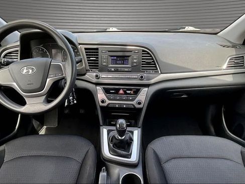 Used 2018 Hyundai Elantra SE FWD image 7