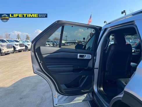 Used 2021 Ford Explorer Platinum w/ Equipment Group 601A image 27